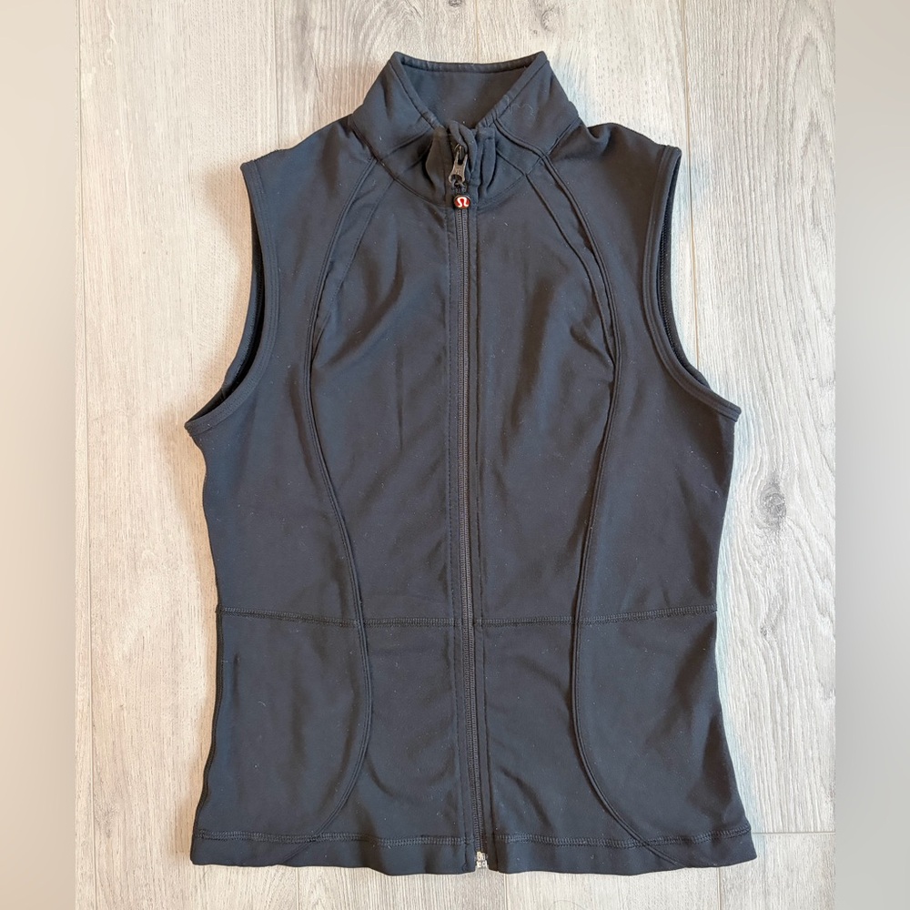 🇨🇦 Vintage Lululemon Made in Canada Running Vest Fitted Zip Athletic size 6